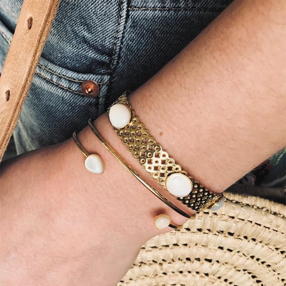 La Parisienne Bangle with natural Mother of pearl